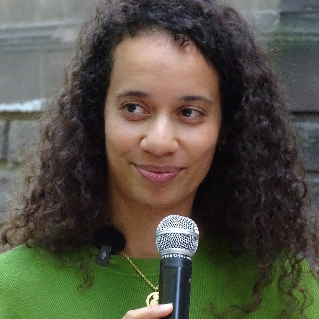 icon for Onyeka Oshionwu